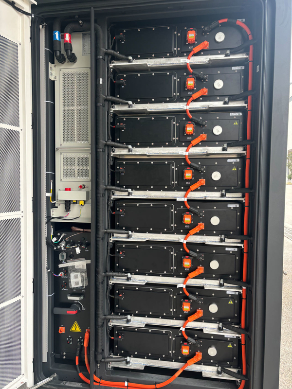 385kwh Nominal Capacity Outdoor Energy Storage Cabinet System With Liquid Cooling Method